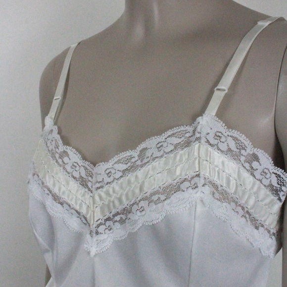 VINTAGE Mel-Lin White Lace Trim Cami Top - Picture 2 of 6